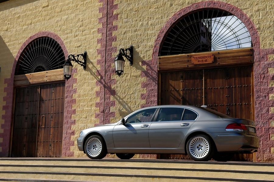  BMW 7-Series L 2006 года  (фото 13 из 89)